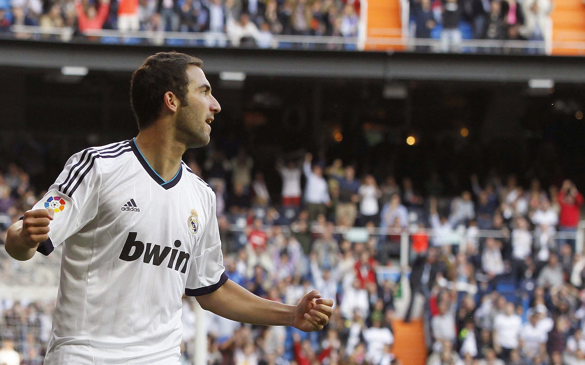 佩德里数据全面爆炸，伊朗稳稳拿下墨西哥，足球世界的新旧秩序交响